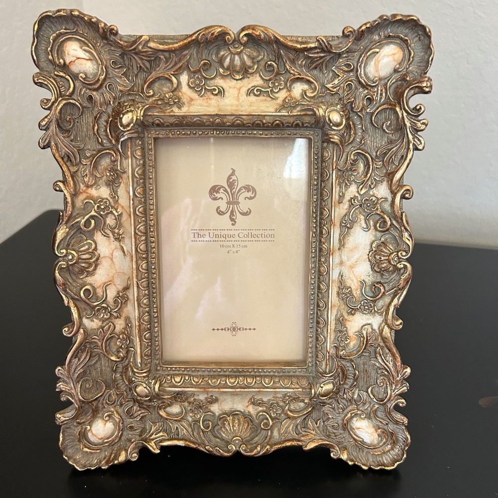 The Unique Collection Picture Frame.